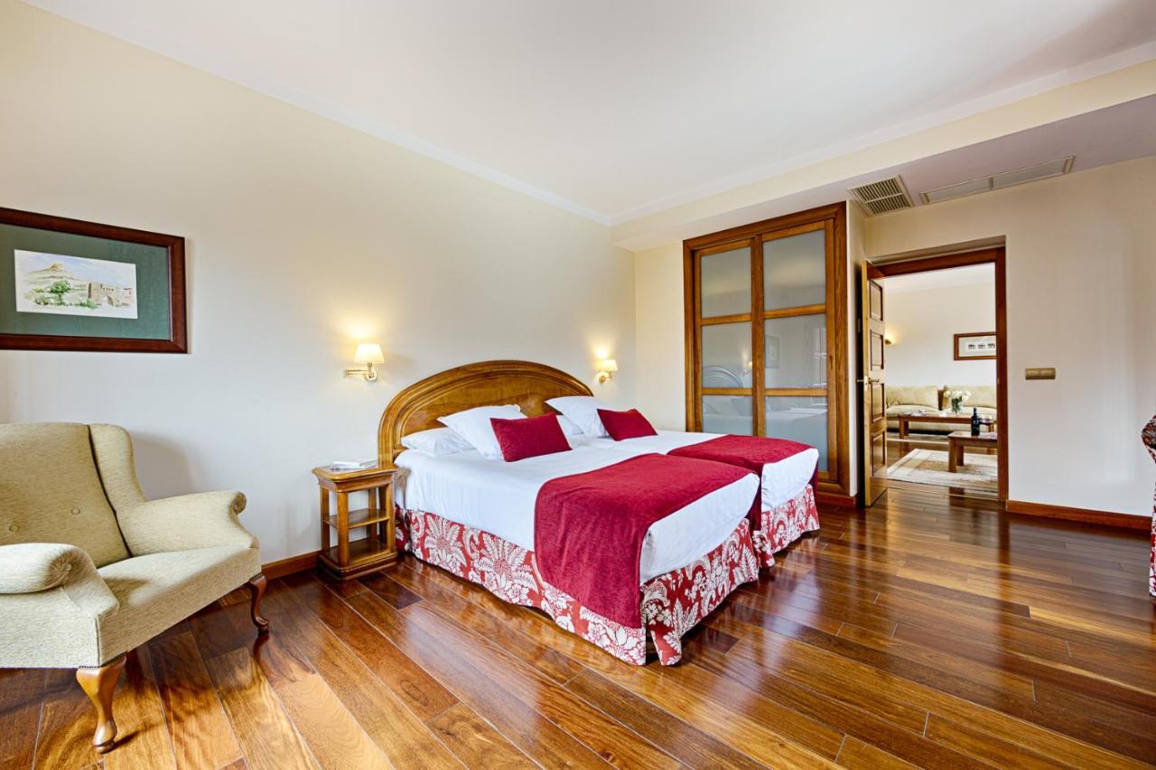 Azz Penafiel Las Claras Hotel & Spa Ngoại thất bức ảnh