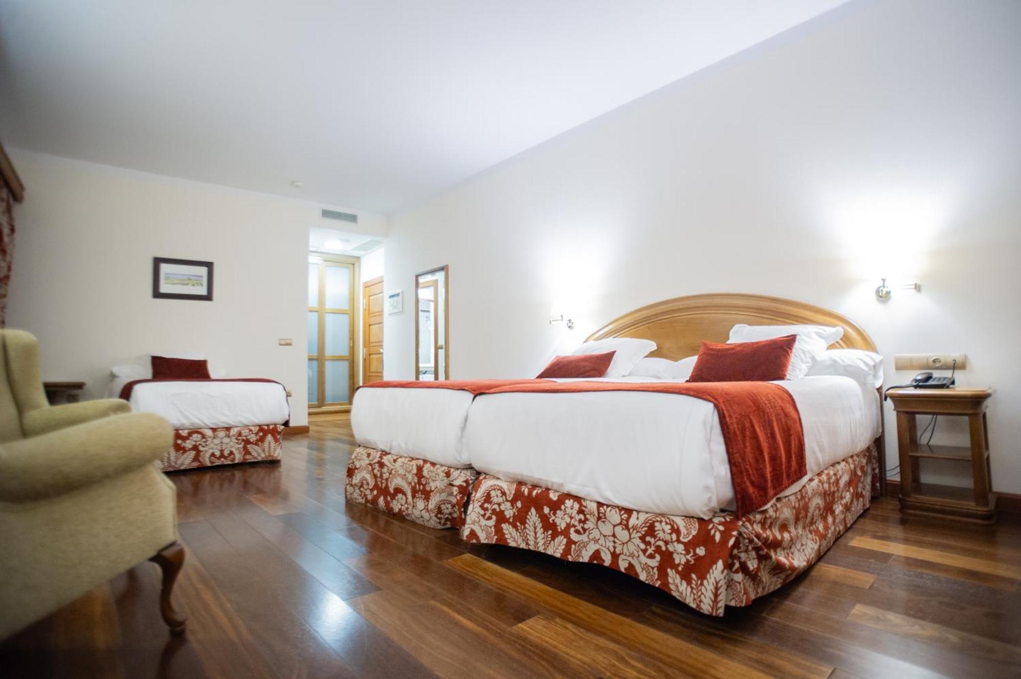 Azz Penafiel Las Claras Hotel & Spa Ngoại thất bức ảnh