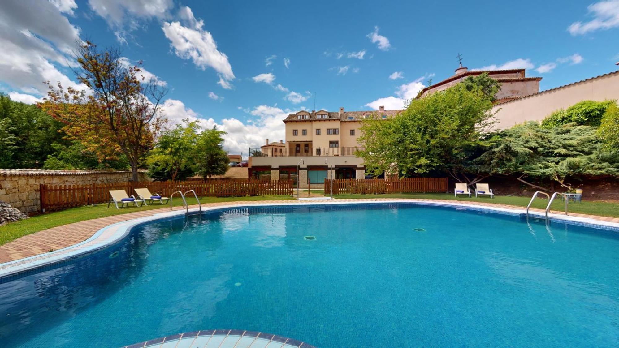 Azz Penafiel Las Claras Hotel & Spa Ngoại thất bức ảnh